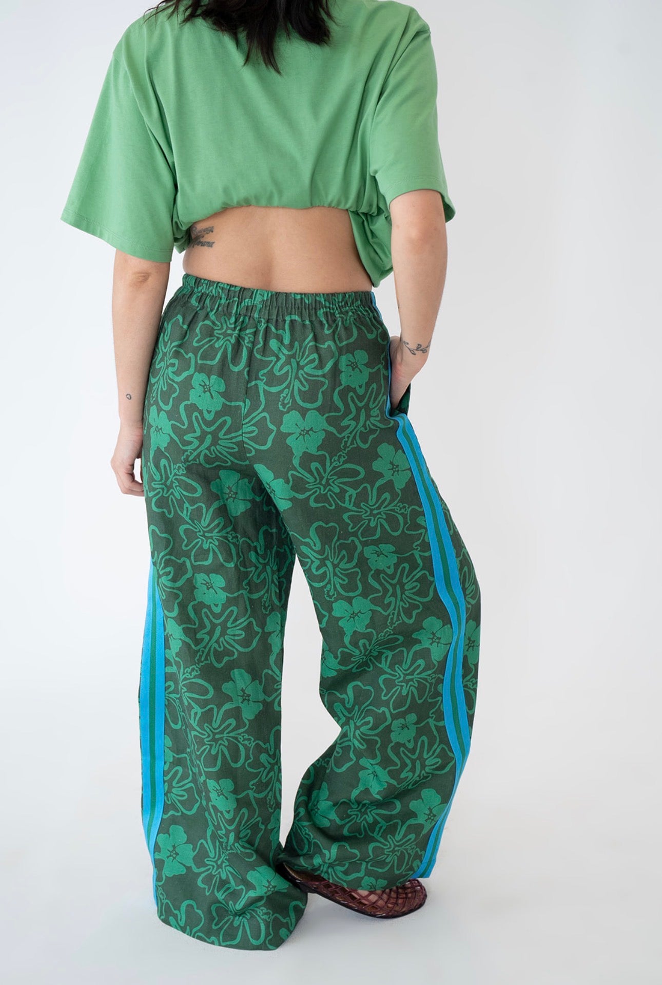 Alba Palazzo Wide Leg Side stripe Pant in Hibiscus Green