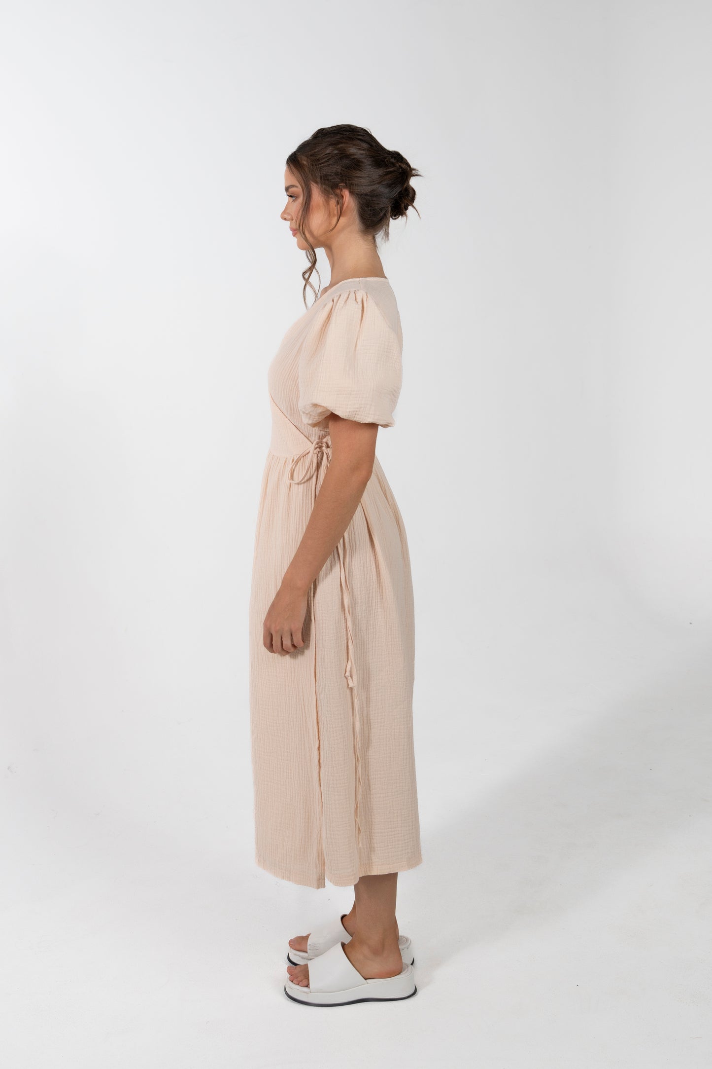 LIPARI TEXTURED PEACHY CREAM PUFF SLEEVE WRAP DRESS