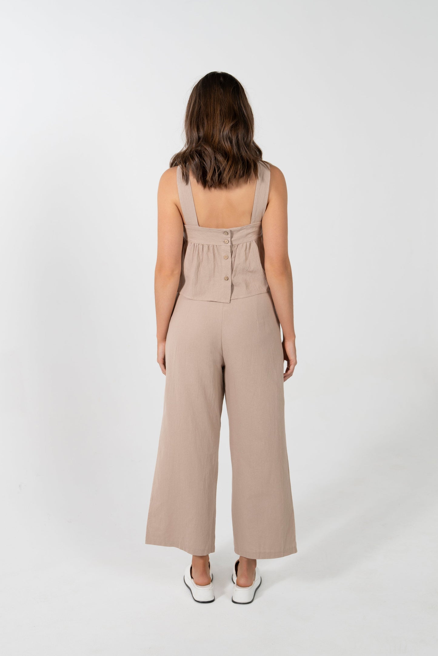 EZRA CROP FRILL BUTTON BACK TOP IN CAPPUCCINO