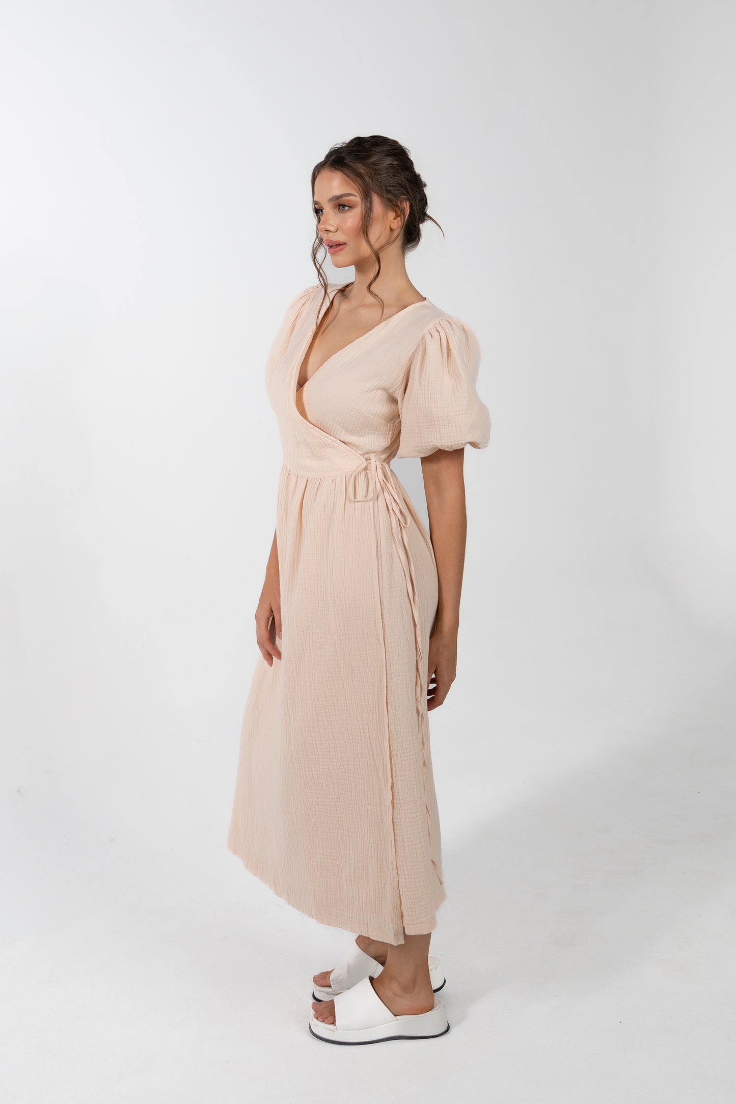 LIPARI TEXTURED PEACHY CREAM PUFF SLEEVE WRAP DRESS