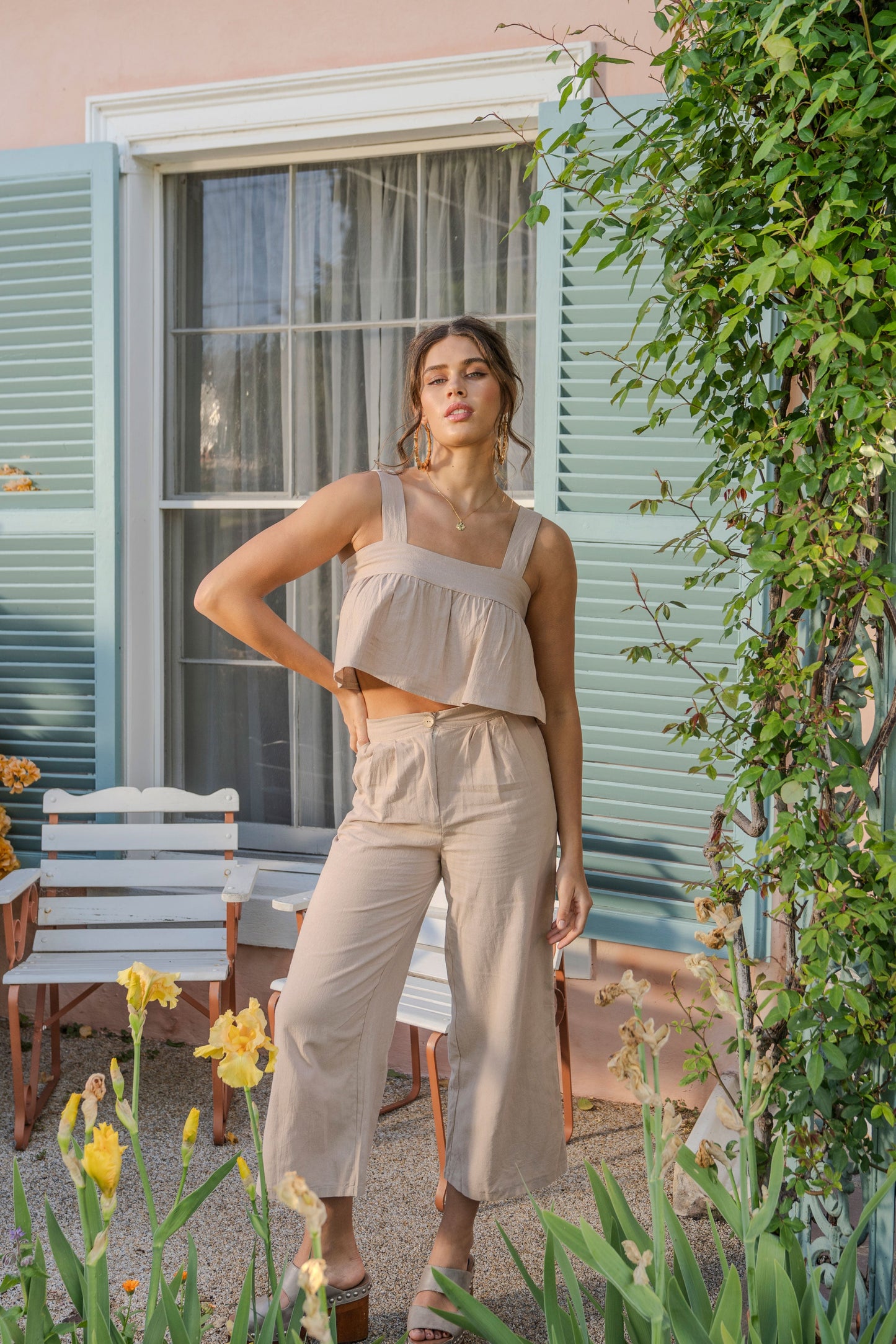 EZRA CROP FRILL BUTTON BACK TOP IN CAPPUCCINO